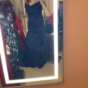 Beautiful dress worn once size 10